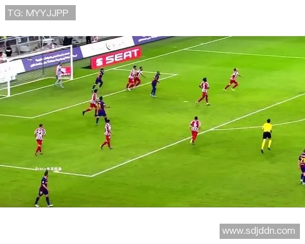 足球巨星精彩瞬间：球场上的英勇表现与荣耀时刻