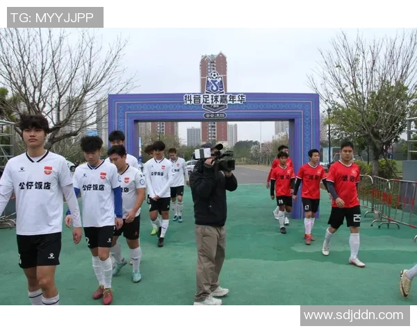 2025年足球球星抖音热度排行榜前十名，谁才是最受欢迎的绿茵传奇