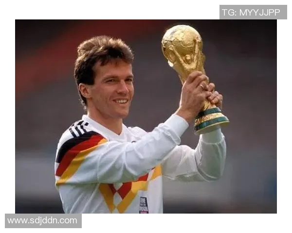 三位足球巨星成长经历对比 谁的外貌更具魅力与吸引力